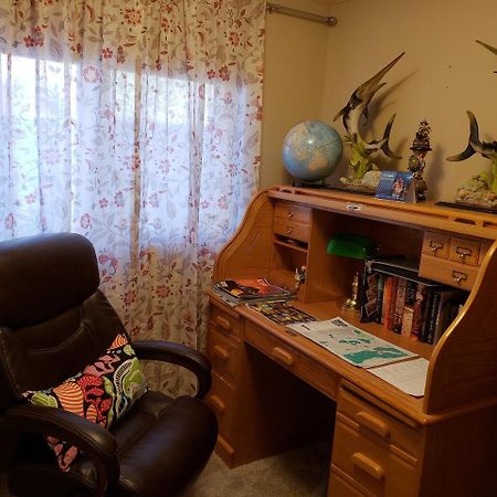 Busy Beaver B&B Yellowknife Bagian luar foto